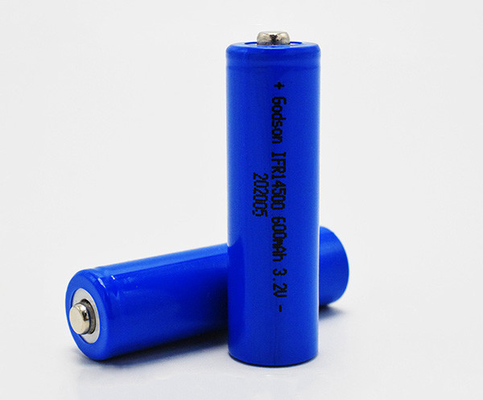 Allumant la batterie rechargeable 14500 LiFePO4 de 3,2 volts favorable à l'environnement